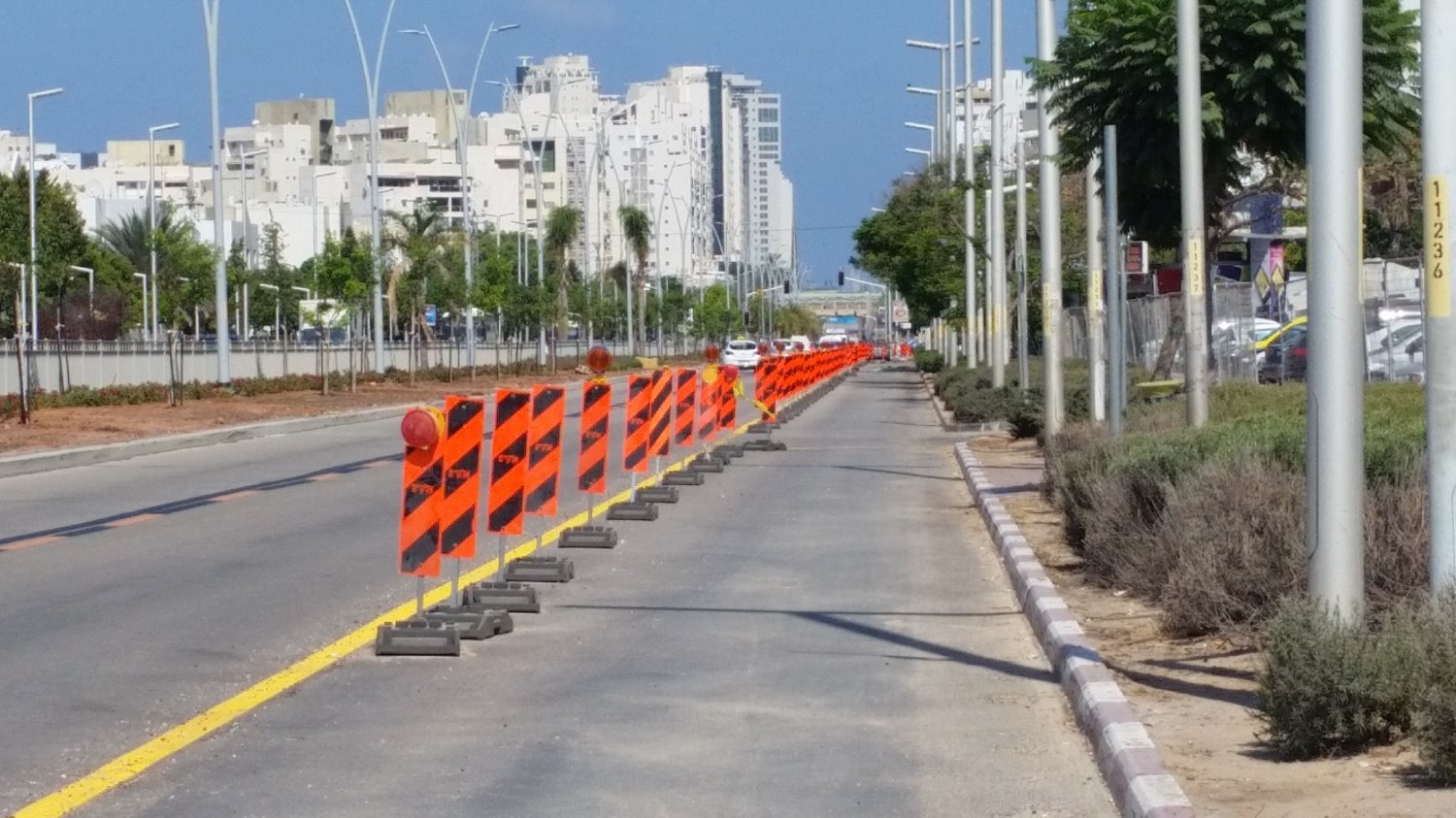 מרכז כלניות לכיוון שדרות הפרחים - הנתיב חסום ללא סיבה