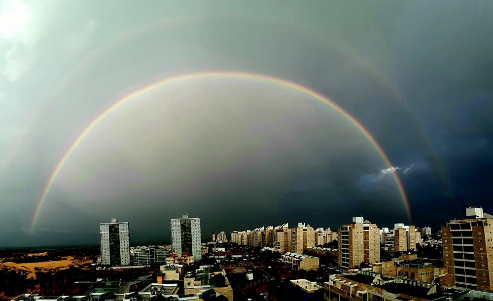 שתי קשתות הבוקר באשדוד (צילום: גלית מצרי)