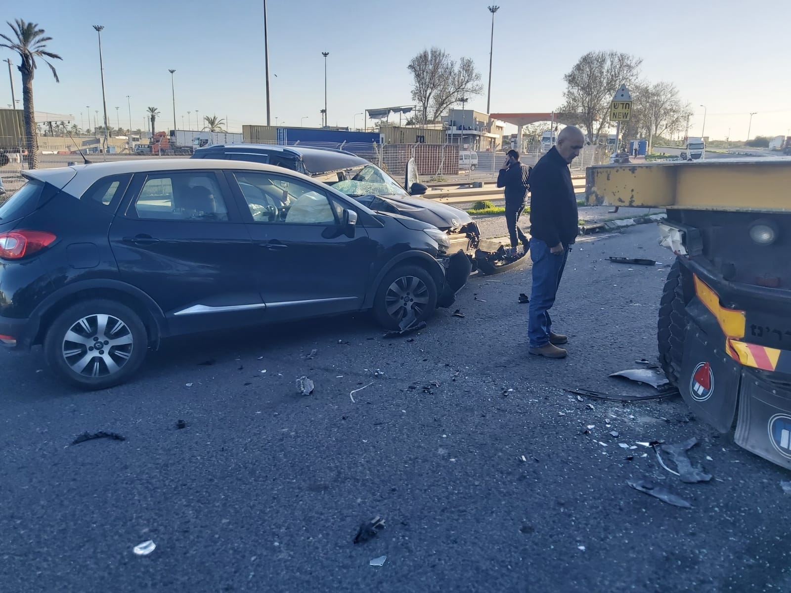 התאונה הבוקר ברחוב הספנים (צילום: אסממאו פאטהן)