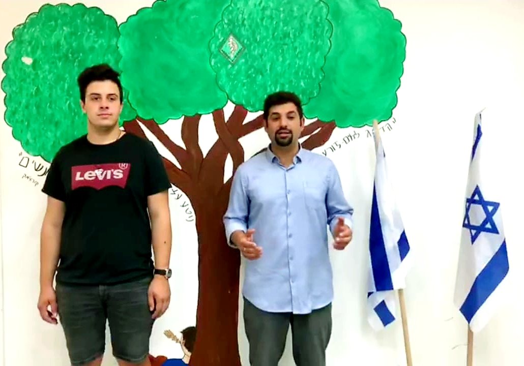 קקון לצד איתי כהן, יו"ר מועצת הנוער העירונית. צילום: תחום הנוער אשדוד