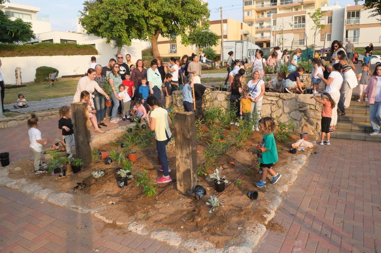 גינת הפרפרים הראשונה באשדוד. צילום: אורי קריספין