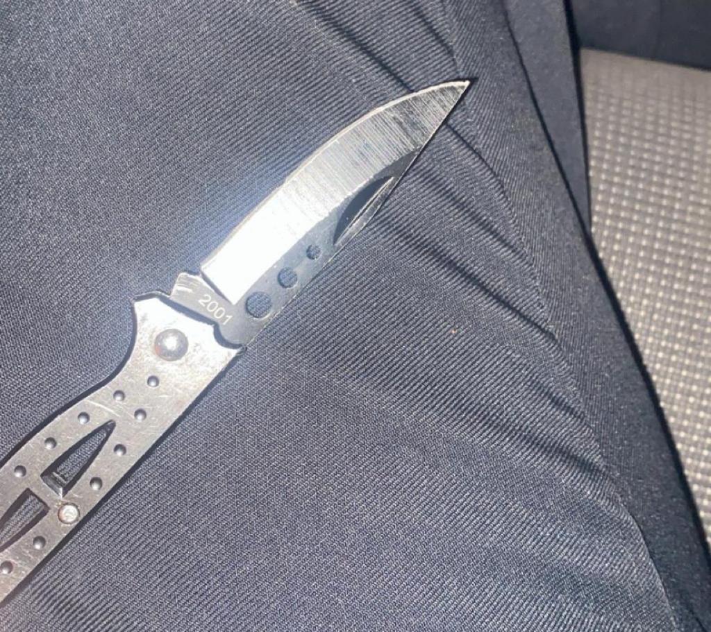 הסכין ששימשה על פי החשד לשוד. קרדיט: דוברות המשטרה