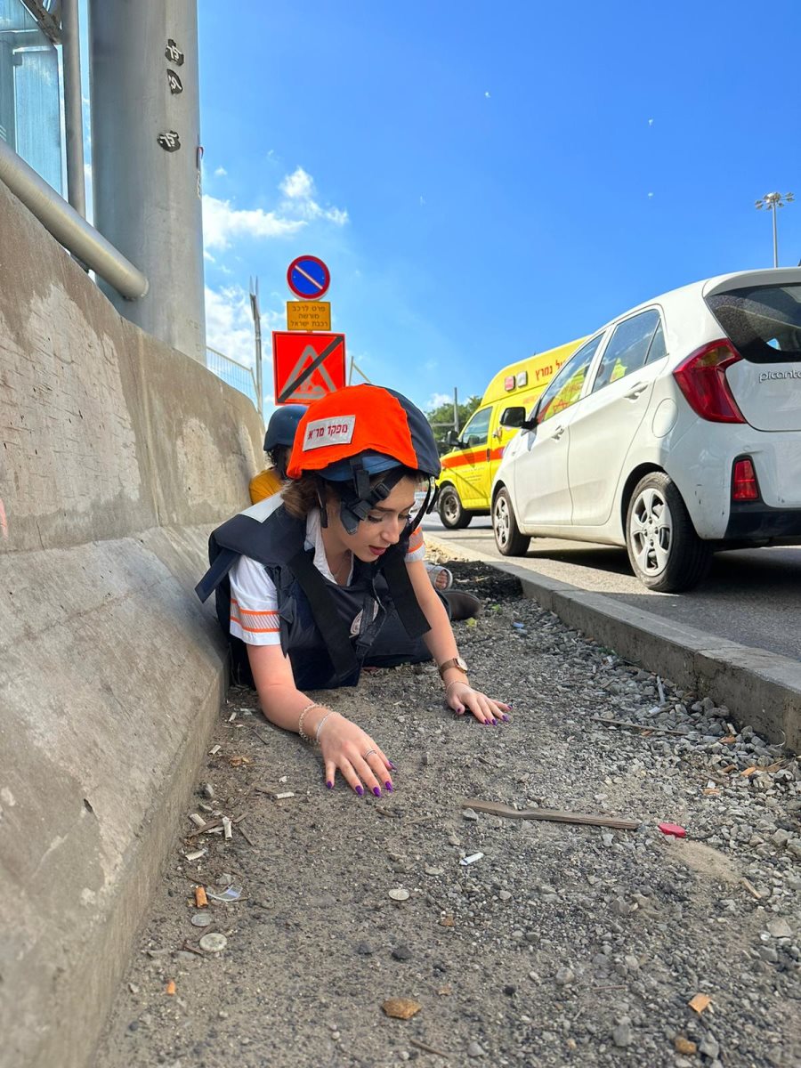 כוחות מד"א בזירה. צילום: דוברות מד"א