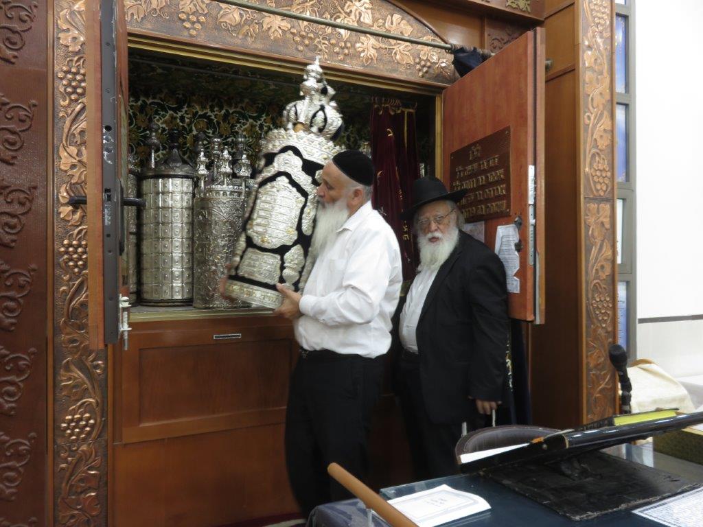 בתפילה השבוע לביטול הגזירות על עם ישראל