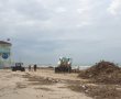 הערכה: כ-250 טון פסולת נפלטו מנחל לכיש לחופי אשדוד